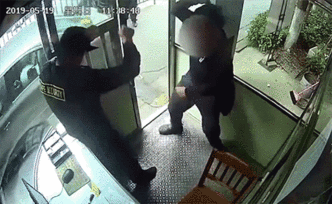 不愿付60元停車費(fèi)，男子毆打保安大喊“我豁出去了”被刑拘