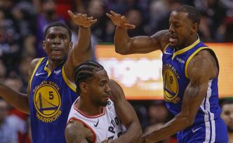 勇士缺乏三分投手？猛龙只用一招锁死库里：伦纳德防格林