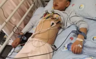 大連一家長(zhǎng)曝8歲兒子因沒(méi)寫完作業(yè)被3名課代表扇40耳光