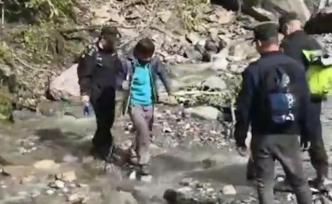 小伙違規(guī)穿越失聯(lián)7天被救，連吃2天草