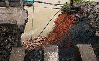 中鐵南寧局鐵路職工巡查線路被山洪沖走，一人殉職一人仍失聯(lián)