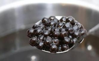 女孩喝珍珠奶茶后便秘：CT顯示胃腸道擠滿未消化“珍珠”