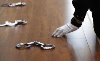 超市扯1米长保鲜袋被阻后打人，太原一家三口被拘10天