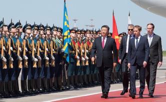 中俄元首決定將兩國(guó)關(guān)系提升為新時(shí)代全面戰(zhàn)略協(xié)作伙伴關(guān)系