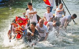 龍王來(lái)了，看杭州大叔們劃龍舟過(guò)端午