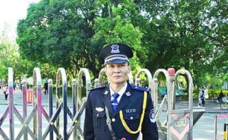 廈大51歲保安5年通過40多門考試，將獲廈大法學學士學位