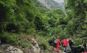 西安博士生進(jìn)山后電話求救稱被熊襲擊，百余救援人員深夜搜山