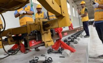 京張高鐵北京段完成鋪軌