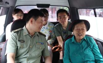 軍醫(yī)接班戰(zhàn)友，連續(xù)七年照顧烈士家屬