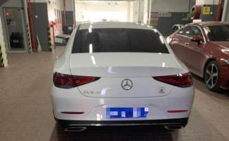 西安奔驰女车主维权62天后：已提同款新车，服务费也退回