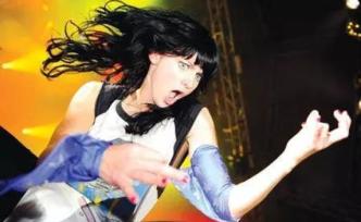 空氣吉他:藝術(shù)是一群戲精的自嗨