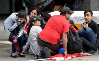 早安·世界｜多伦多猛龙夺冠庆典突发枪击案，球迷四处逃生