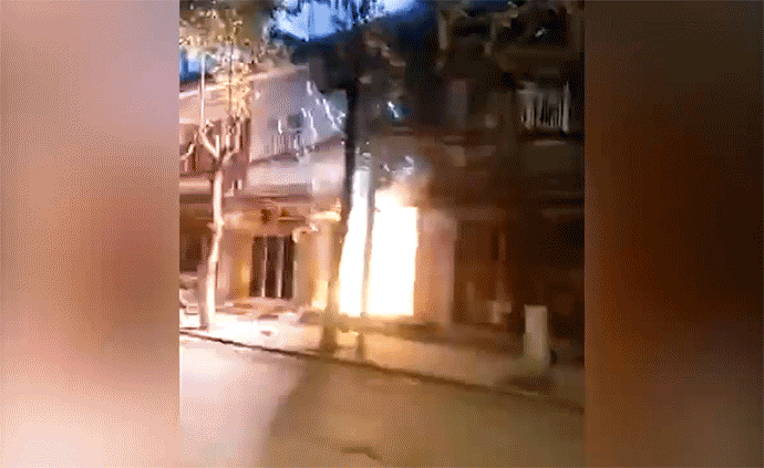 大理一民房着火伴随爆燃,6人死亡