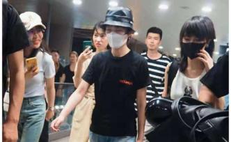 曾轶可就“对民警爆粗口”致歉，经纪公司：其工作将全部暂停