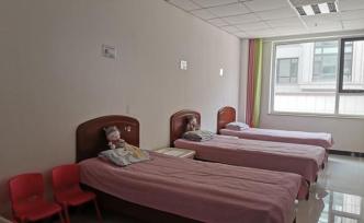 河北“爱心妈妈”受审，福利院接收80个孩子10名找到亲属