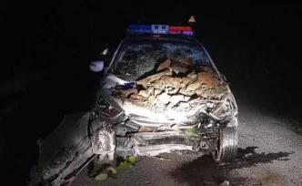 湖北民警出警救人途中遭遇落石，警車損毀、三警輔人員受傷