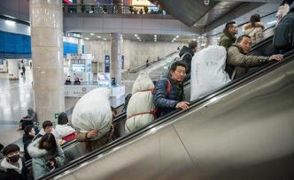 人的城市化① 游走在城鄉(xiāng)間的中國2億流動人口