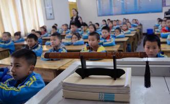 四川一小學(xué)“戒尺進?！币荒甓?，校方：使用得當(dāng)，學(xué)風(fēng)改進