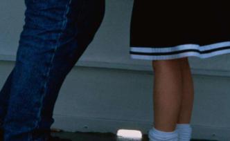 貴陽教師猥褻女生被拘續(xù)：教育部門核查其是否曾強奸幼女獲刑