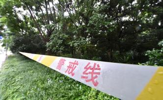 绵阳男子因感情纠葛杀害两女子后放火烧屋，畏罪自杀跳楼身亡