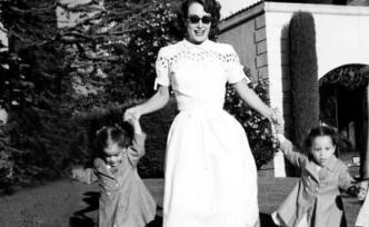 好萊塢販童者：一個販童給明星們的罪惡女人的故事