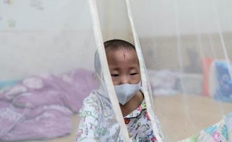 貨車司機(jī)凌晨悄悄出門拉活，想救活身患癌癥的兒子