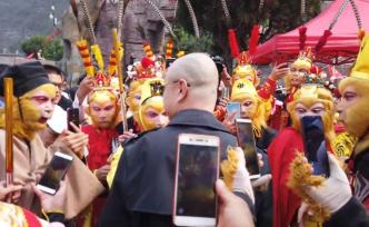 50名“美猴王”爭霸，師傅念咒辨真假