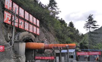 麗江至香格里拉鐵路一項目涉嫌瞞報死亡事故，政府介入調(diào)查