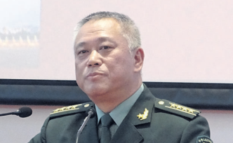 李鸿飞大校已接替周琪少将担任中国驻法国大使馆武官