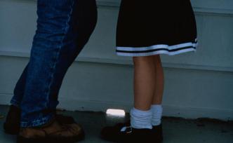 半月谈：“引狼入校”当引以为戒，民办学校须把好政审这道关