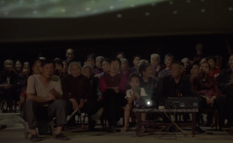 太原退休警察回鄉(xiāng)義務(wù)放映十年，1100余部電影見證鄉(xiāng)情