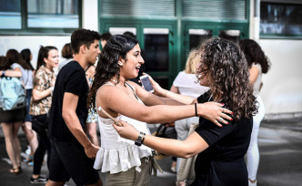 早安·世界｜法國高考閱卷老師罷工，教育部長：平時成績代替