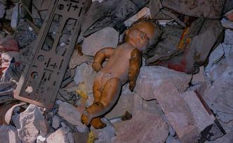 南斯拉夫殘?、儇粩啾唤?gòu)的民族仇恨