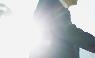 人民日報談同志關(guān)系：摒棄擇利而交、擇富而交、擇權(quán)而交