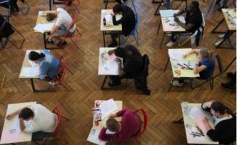 “高考”泄題、閱卷老師罷工，這屆法國考生很慌