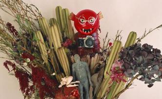 對(duì)話｜荒木經(jīng)惟攝影展策展人：花本身附有很多生命的本能
