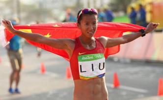 “妈妈选手”刘虹再破竞走世界纪录！扛过风雨，她已成传奇