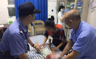 四川眉山一歲女孩被自家小狗咬傷頭部，民警暴雨中開警車送醫(yī)
