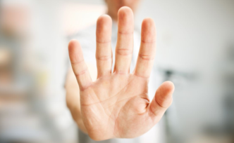 提前退休的重慶黔江區(qū)政協(xié)原副主席張翼林被取消退休待遇