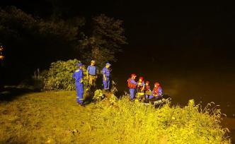 岳陽快艇傾覆4人死亡3人獲救，救援隊長：系漏水所致