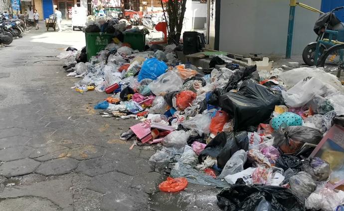 垃圾遍地污水发绿，业主不缴费物业撤离