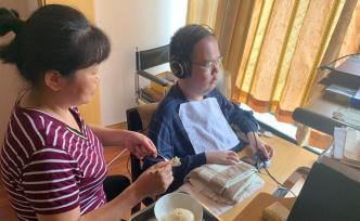 漸凍人馮錦源的“游戲人生”：從翻譯到開發游戲，學無止境