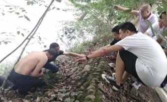 暖聞｜成都溫江一對(duì)新人中斷婚禮營(yíng)救落水老人，網(wǎng)友點(diǎn)贊祝福