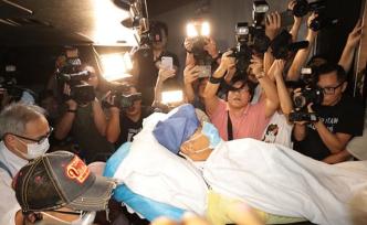 港媒：任達(dá)華深夜返港就醫(yī)進(jìn)ICU，手指?jìng)麆?shì)較重