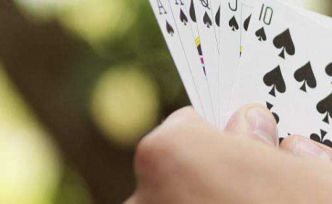 防汛抗旱抢险队工作人员离岗打牌赌博，已被政务立案调查