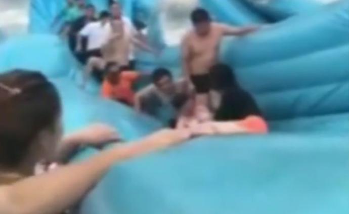 酒店游樂設施頂部下陷，8歲女游客身亡