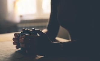 官方通报“产妇杀死丈夫案”，亲属称警方将对产妇做精神鉴定