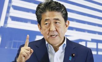 日媒：安倍計劃9月改組內(nèi)閣，擬留任麻生太郎和菅義偉