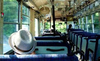 在上海，乘坐公交的幸福感如何？這份分析報告里有答案