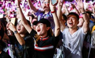 從“仰望偶像”到“養(yǎng)成偶像”：周杰倫與蔡徐坤的兩代粉絲